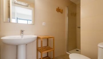 Resa Estates Ibiza sale ted koop Cala Tarida patio townhouse bath 4.JPG